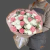 Букет из хризантем и диантусов &laquo;Милаш 2&raquo; (М)