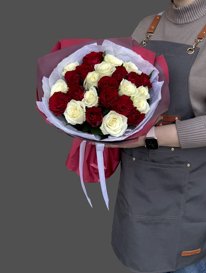 Букет из 25 роз &laquo;Монако&raquo;  (M)