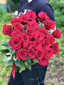 25 красных роз (70)