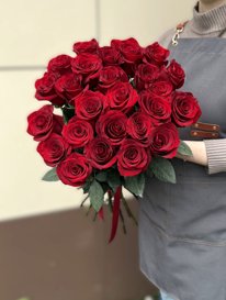 25 красных роз